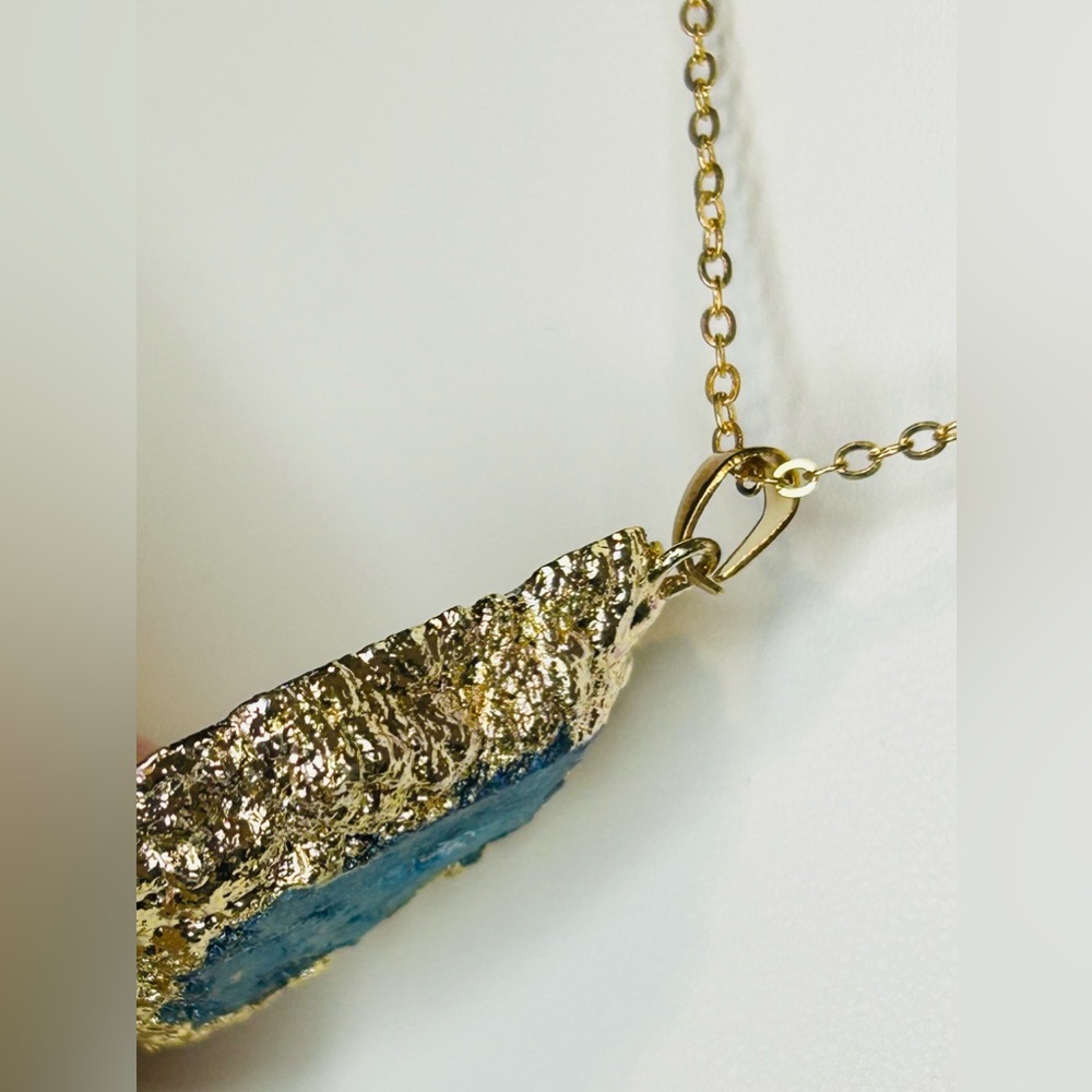 Blue Natural Agate Quarts Golden Necklace - Picture 5 of 5
